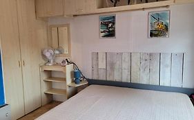 Châlet/mobil-home avec grande terrasse